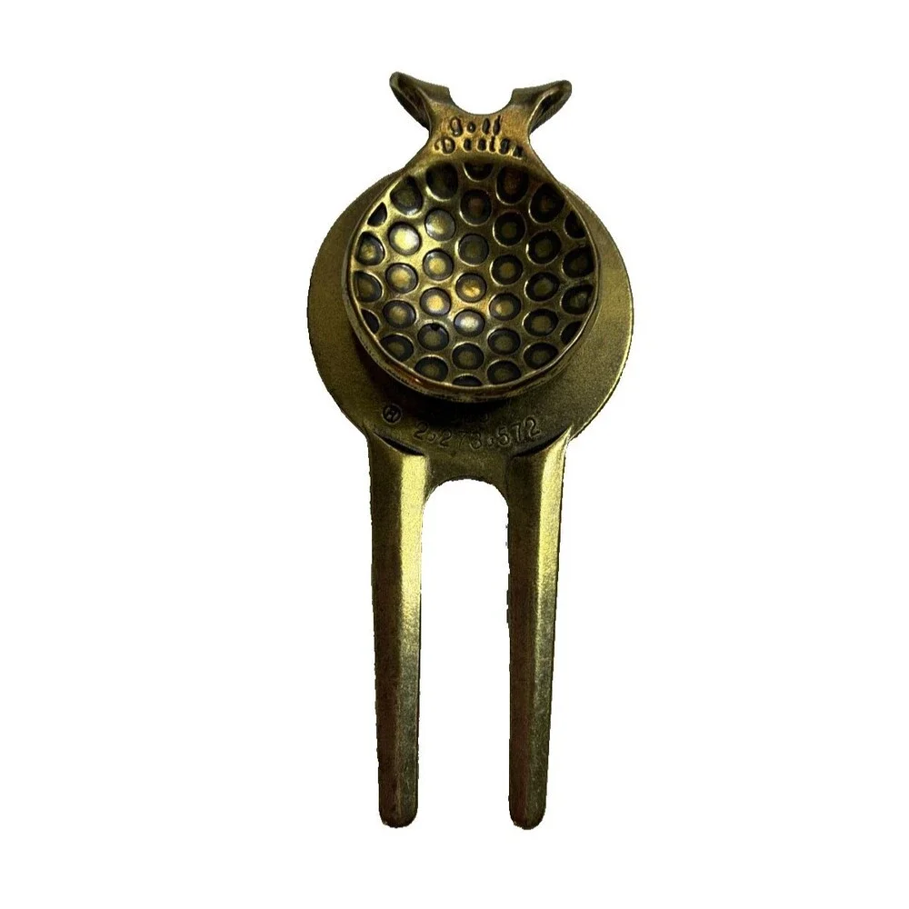 Vintage Ko'Olau Golf Club Oahu Hawaii Divot Tool and Magnetic Coin Ball Marker